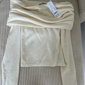 Tröja gina-Tricot - Storlek Small Helt ny med prislapp 