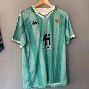 Fekir fotbollströja - Använd några gånger, bra skick