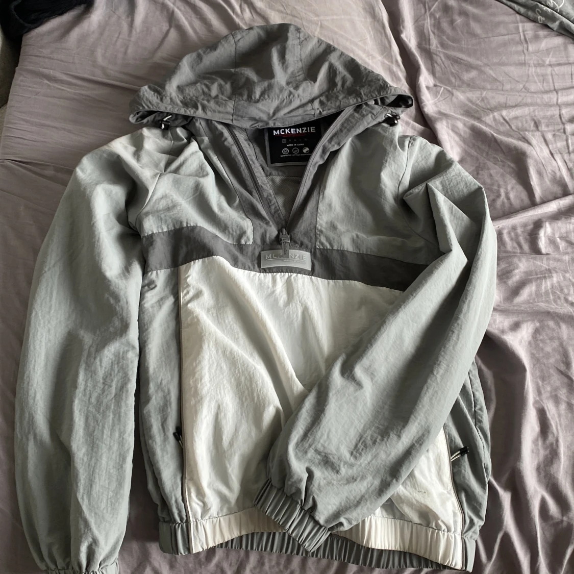 Mckenzie vind jacka 