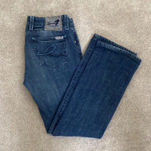 Jeans - Bra skick, använda en gång💕 säljer pga av att dom var för små för mig
