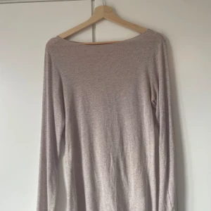 Intimissimi tröja - Intimissimi boat neck tröja. Använts enstaka gånger. Ett märke men syns knappt. 