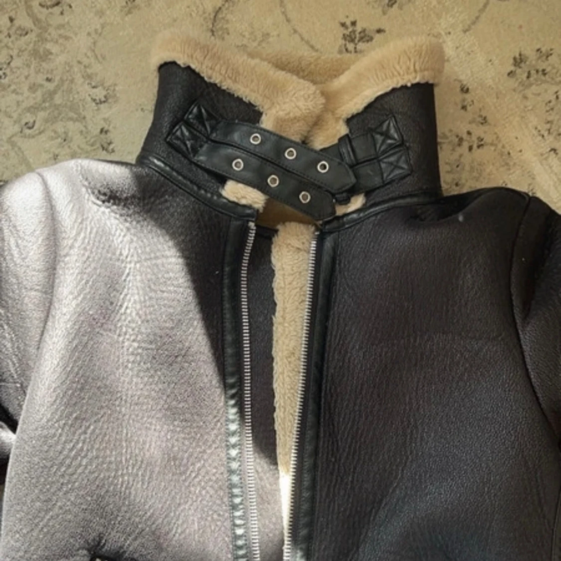 fejk skinnjacka - 92