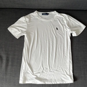Polo Ralphlauren - Helt ny, aldrig använt, sitter skönt. Skriv för fler frågor.