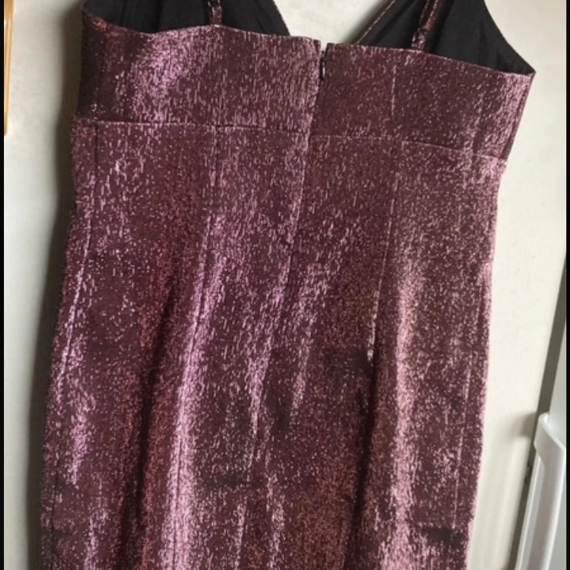 Glittrig klänning - 90