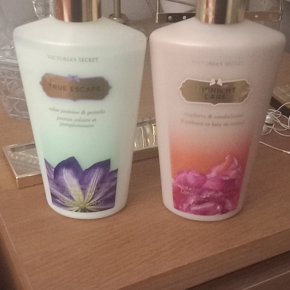 2 victoria secret bodylotion 
