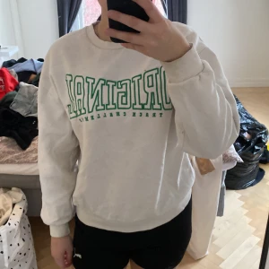 Sweatshirt  - Fin sweatshirt ifrån gina