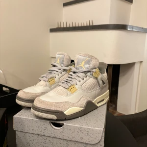 Jordens 4 - Säljer dessa jordens 4, de är i jättebra skick! Box och kvitto följer med  Köp båda för 8000