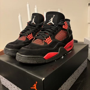 Jorden 4 - Säljer dessa ursnygga jorden 4, säljer de pga att jag inte får de till användning längre 