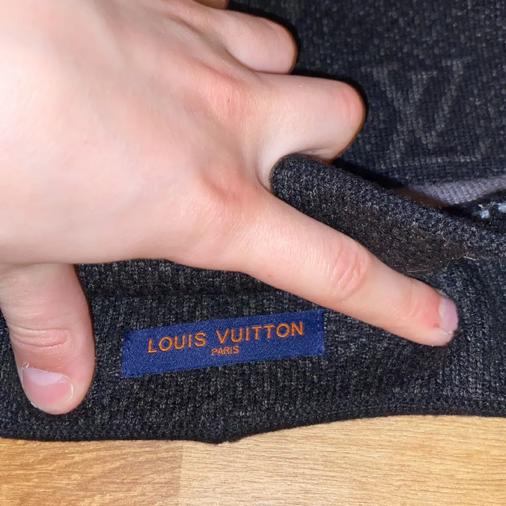 Louis Vuitton mössa. Jätte bra skicka mössan är helt ny.. Accessoarer.