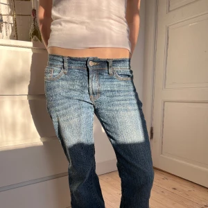 Lågmidjade jeans - Skit snygga jeans med ett superfint material och mönster från brandy!