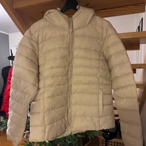 Jacka - Jättefin jacka från Zalando, använd nån enstaka gång , storlek XXL men ganska liten i storleken! 