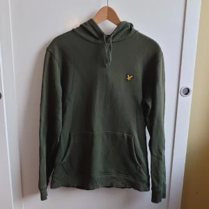 Lyle & Scott hoodie - Storlek:M i bra skick 
