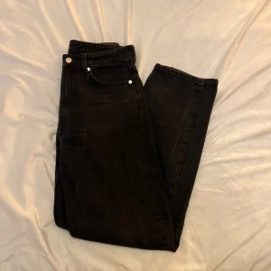 Weekday jeans Lash - Modell ”Lash”, jättebra skick. För små för mig. ✨