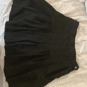 Kjol - Den är ganska fin inget fel på den