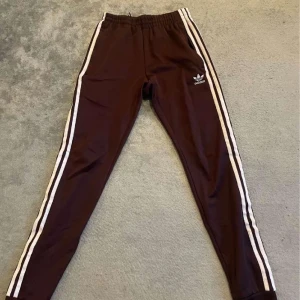 Adidas tracksuit - Pris kan diskuteras 