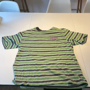 Levis oversized tröja  - En snygg tröja som använts några gånger men som inte påverkats särskilt mycket!!