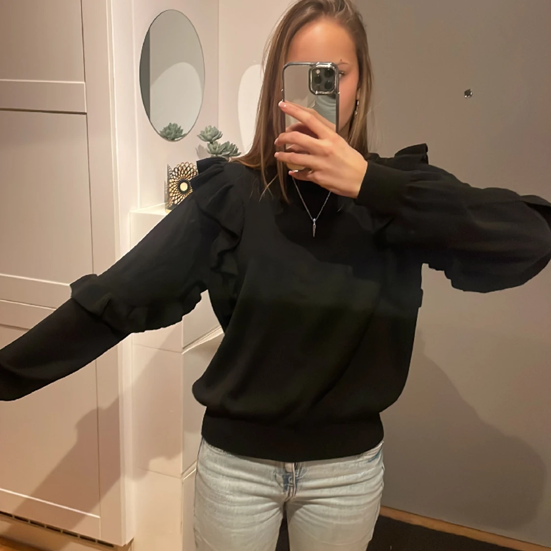 Tröja med volangärm  - 90