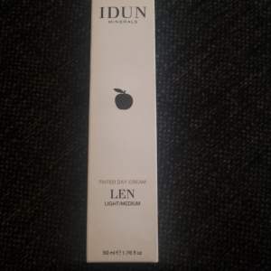 Oanvänd Idun minerals Tinted day cream light/medium 403 Ord pris 249kr