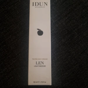 Idun minerals Tinted day cream - Oanvänd Idun minerals Tinted day cream light/medium 403 Ord pris 249kr