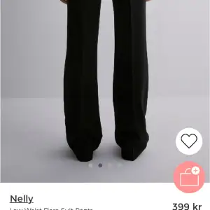 Säljer mina helt oanvända byxor från Nelly med lappen kvar och ändats testade💗 säljer pågrund av att dem inte kommer till andväning 💗köptes för 400kr💗pris kan diskuteras💗 hör av er vid frågor/intresse 💗