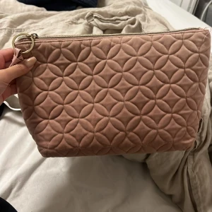 Necessär  - Fin stor necessär från Åhlens!💓