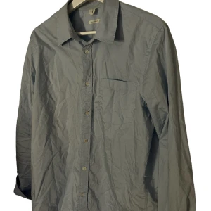 Skjorta! - snygg stilren skjorta nästan oanvänd, dm för frågor🔥✅