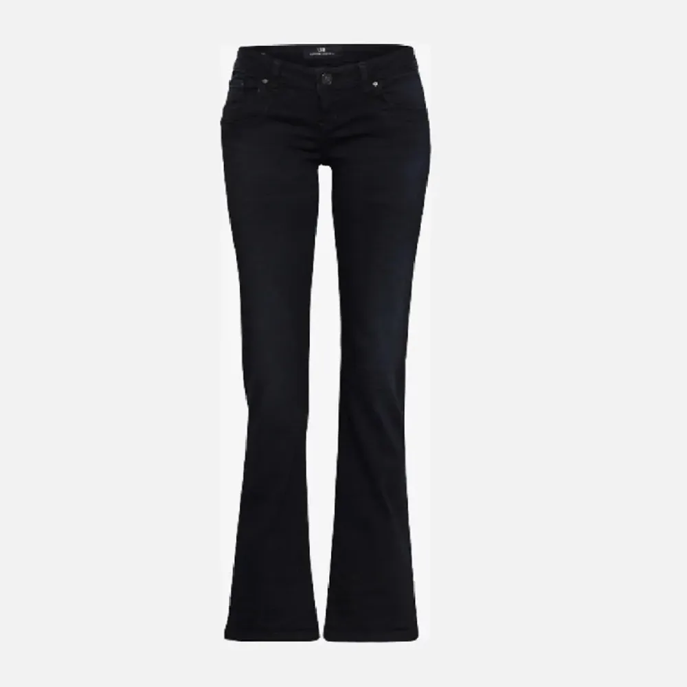Ltb valerie jeans använda fåtal gånger! Dom är Lågmidjade och bootcut 💝. Jeans & Byxor.