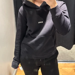 Hoodie  - Hoodie från Björn Borg. Använt skick. Strl 36 men liten i strl❤️