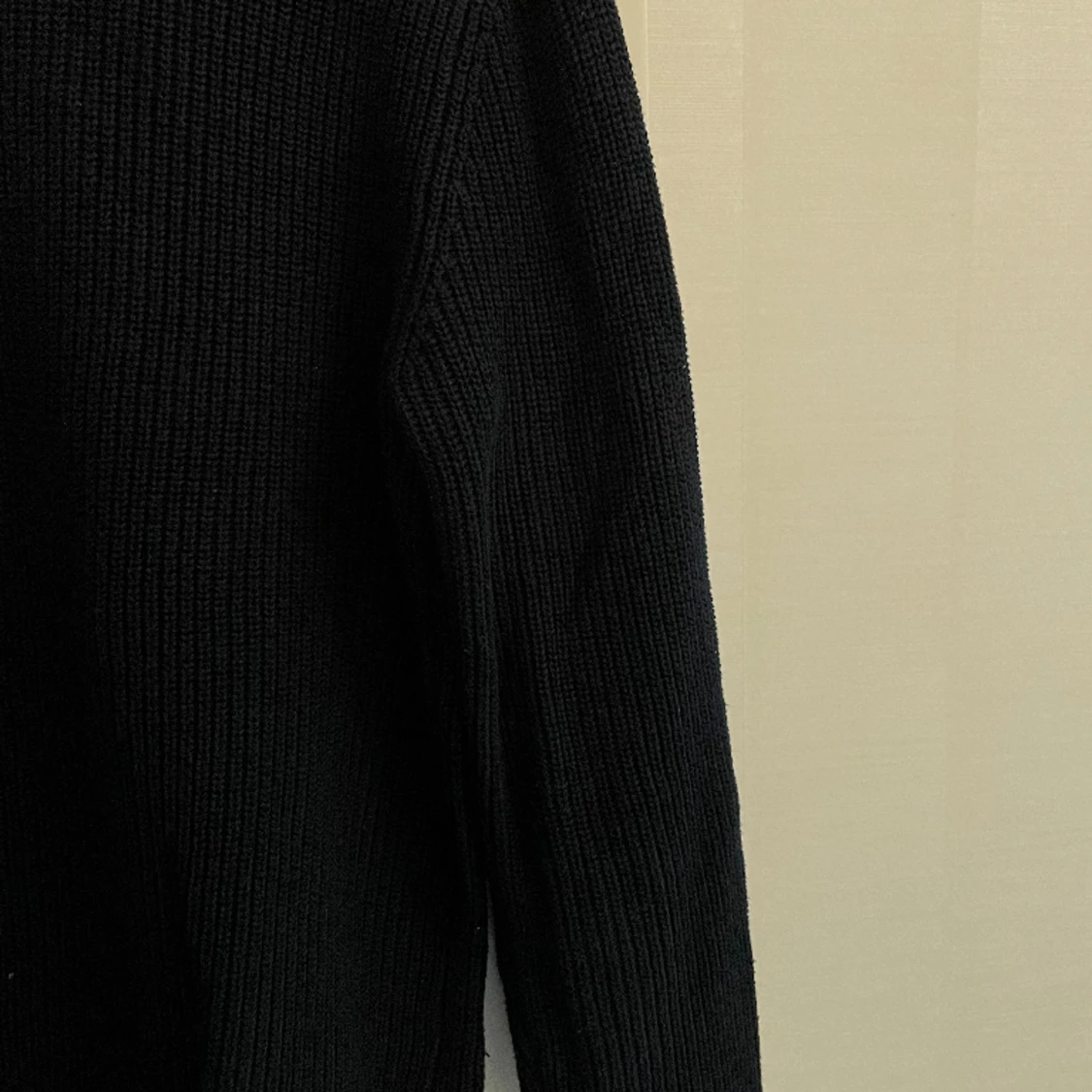 Stickad tröja storlek M - 91