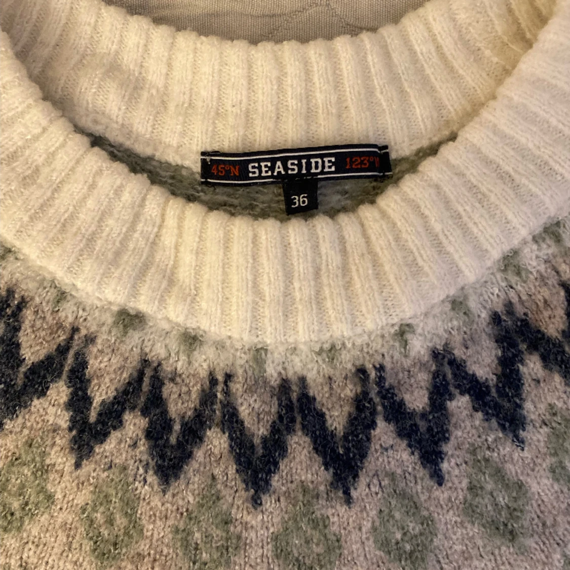 Stickad tröja  - 91