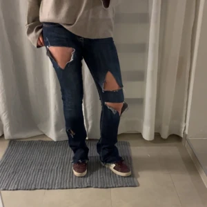assnygga jeans - Jättebra skiick, aldrig andvända, köptes på sellpy!