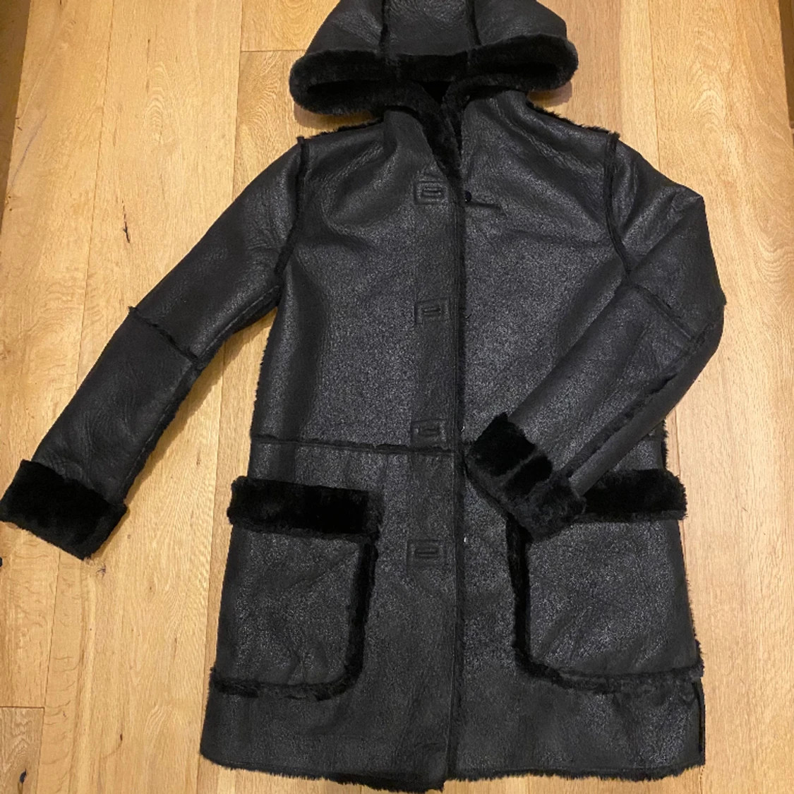 Fuskpälskappa vändbar - 90