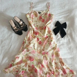 Klänning  - Jättefin klänning till sommaren