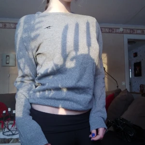 Tröja - Säljer denna supersnygga tröjan då den inte kommer till användning längre. Bara att skriva om du har några funderingar💕