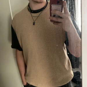 Jack & jones väst - Beige jack & jones väst i nyskick. 