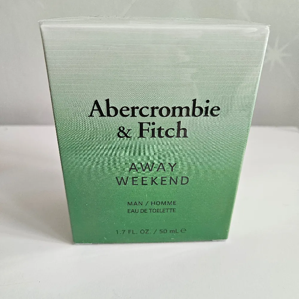 Abercrombie & Fitch Away Weekend Man Eau de Toilette 50 ml Bergamott, Lavendel, Cederträ Ny och oöppnad förpackning! (Nypris 650 kr). Accessoarer.