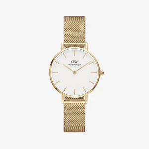 Daniel wellington klocka - Säljer min daniel Wellington klocka. Klockan fungerar utmärkt. Nypris 1300kr💓