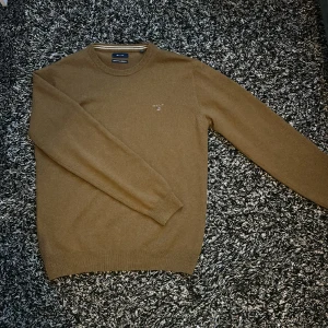 Gant tröja - Dags att sälja min fina gant tröja. Väldigt skön och sellan använd. Nästan ny skick. Pris kan justeras