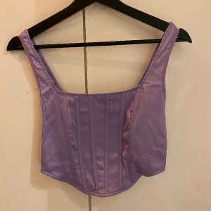 Topp - Lila topp, oanvänd