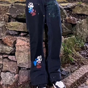 Custom Carhartt jeans - Snygga custom jeans, det är Carhartt från början men tagit bort lappen, bra skick skriv för fler frågor. 