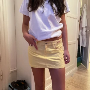 Såå snygg gul kjol🧡💛 - S