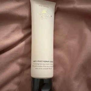 Antonio axu anti frizz repair cream  - Oöppnad repair cream från antonio axu 150 ml 
