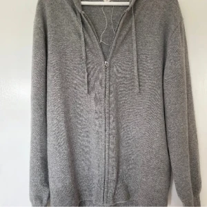 Kashmire hoodie 100% - 100% kashmire zipup använder ej storlek/M Inga defekter 