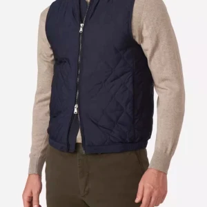 Oscar Jacobson väst - Säljer min väst. Nypris 2000kr använd ett fåtal gånger.  Bilder fås i pm efter önskemål.