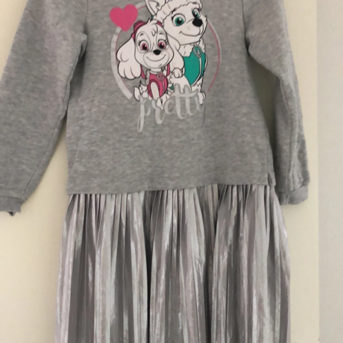 Säljer denna klänning, ej använd