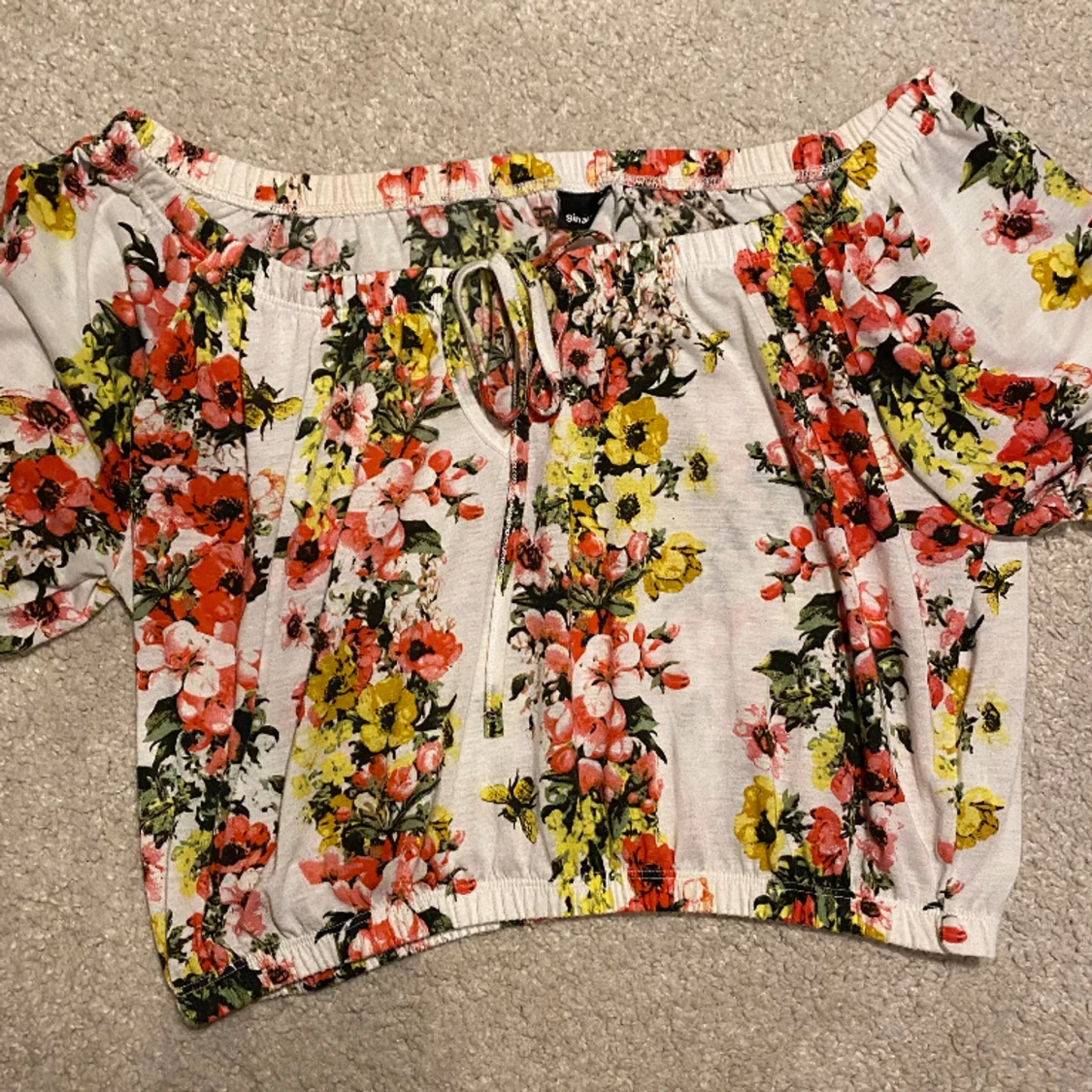 blommig offshoulder topp - 90