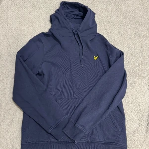 Lyle & scout hoodie - Säljer min lyle & scout hoodie i large. Knappt använd så fräsch 