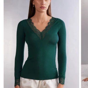 Intimissimi tröja  - Jättefin intimissimi tröja som är använd fåtal gånger! Storlek S💞 Kom privat för egna bilder!!