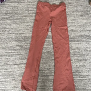 Rosa byxor  - Storlek 158-164  