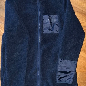 Fleece - Glida Pile W navy Blazer M, använd några gånger, varm och fin.  
